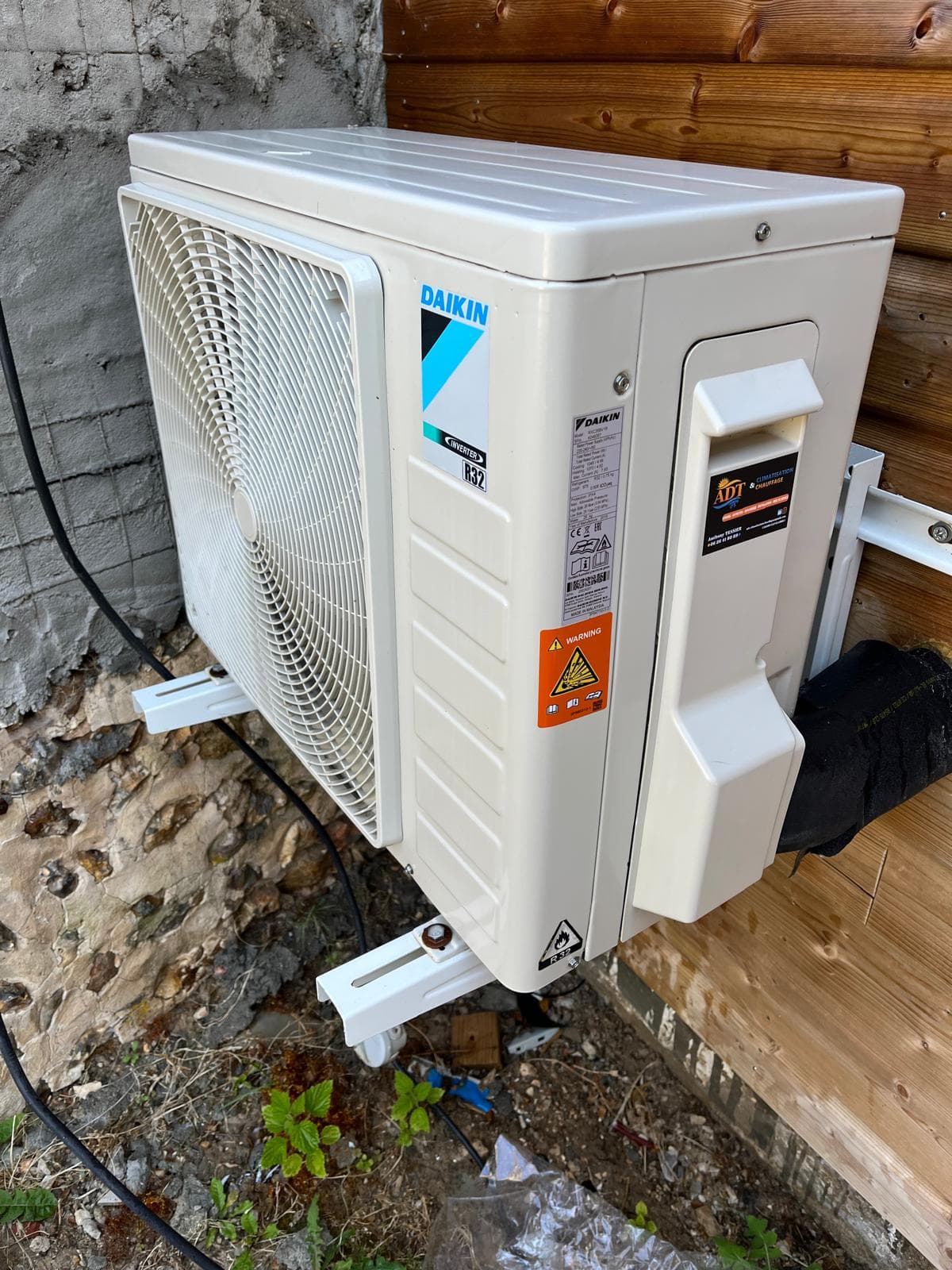 Entretien d'un climatiseur par ADT Climatisation Chauffage